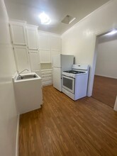 La Wiltona Apartments - Spacious and Full ... in Los Angeles, CA - Building Photo - Interior Photo