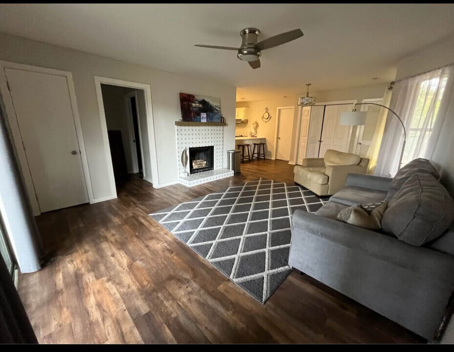 4134 Charlotte Hwy in Lake Wylie, SC - Building Photo