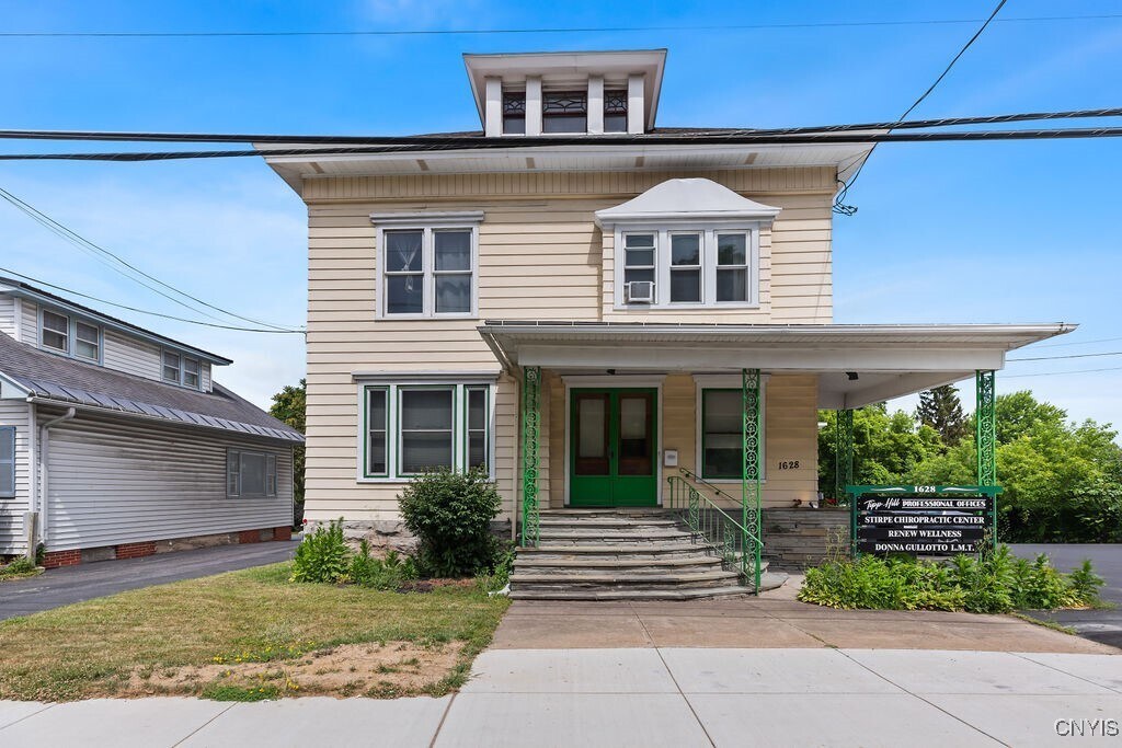 1628 W Genesee St in Syracuse, NY - Foto de edificio