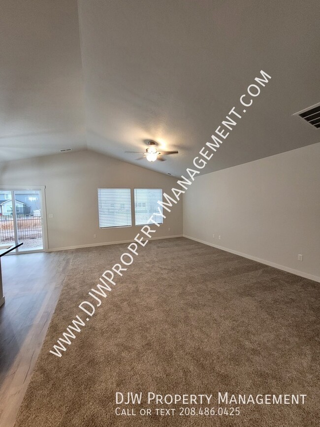 113 S Iceberg Lake Ave in Meridian, ID - Building Photo - Building Photo