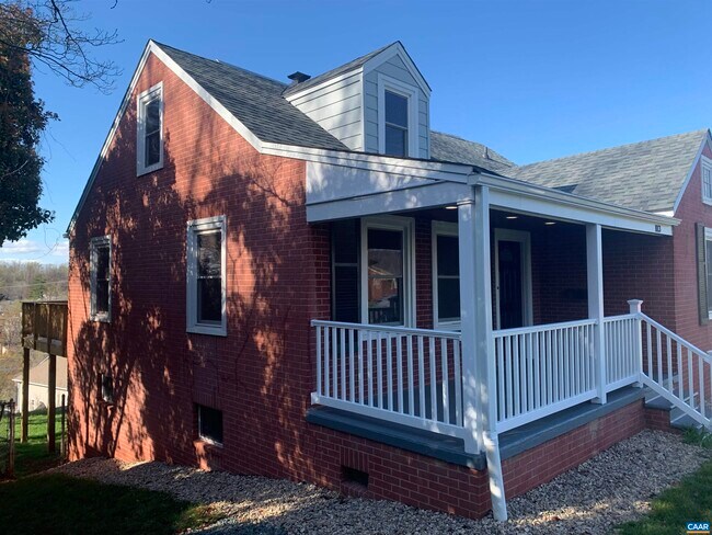 1113 Locust Ave in Charlottesville, VA - Building Photo - Building Photo
