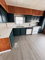 39 Village Ct in Mediapolis, IA - Building Photo