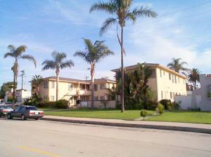 Las Palmas Apartments in Oxnard, CA - Building Photo - Building Photo