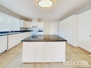 573 Laurel St in Vallejo, CA - Building Photo - Building Photo