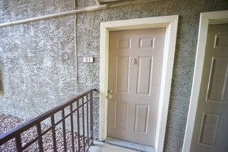 4891 River Glen Dr in Las Vegas, NV - Building Photo - Building Photo