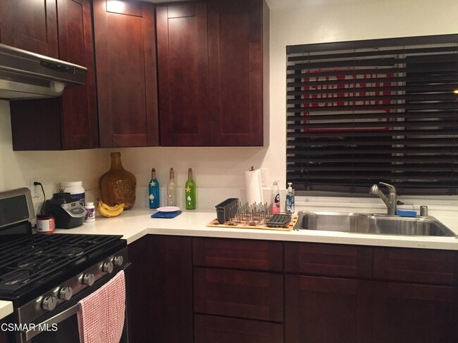 17052 Pacific Coast Hwy in Huntington Beach, CA - Building Photo - Building Photo
