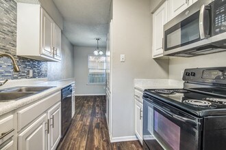 Bedford Hills in Bedford, TX - Building Photo - Building Photo