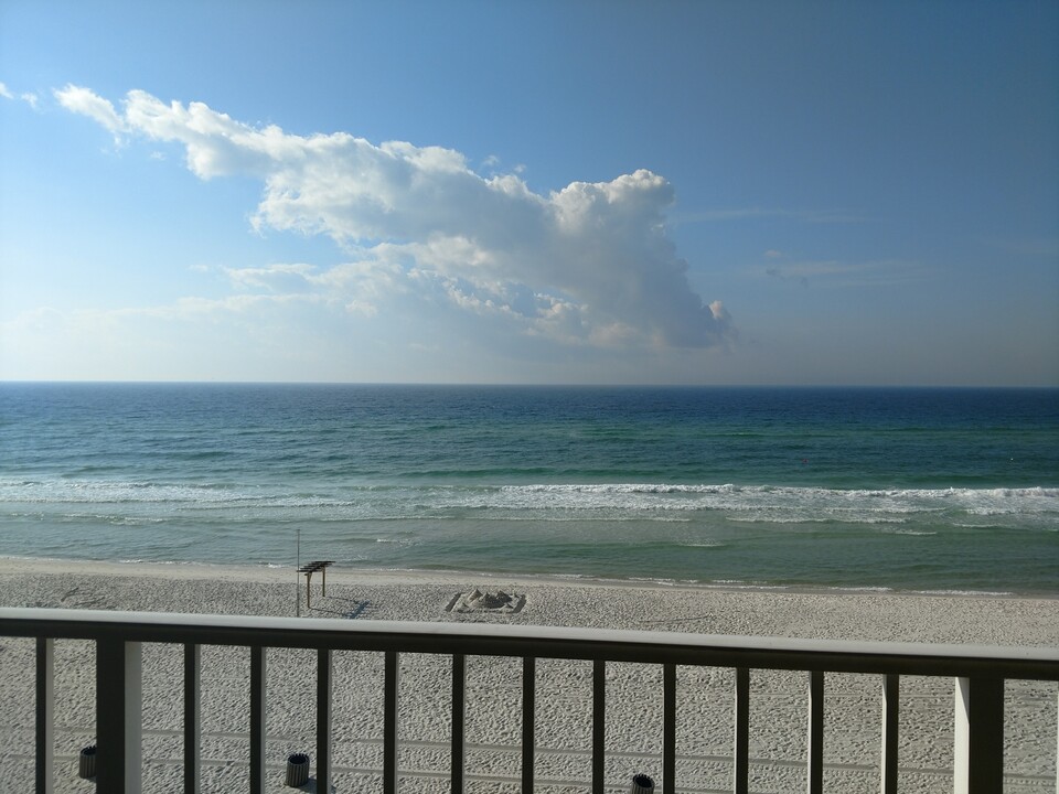 16819 Front Beach Rd in Panama City Beach, FL - Building Photo