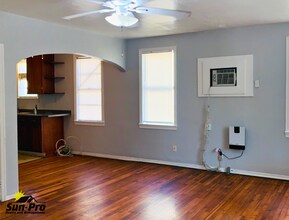 517 Braddock Ave in Daytona Beach, FL - Foto de edificio - Building Photo