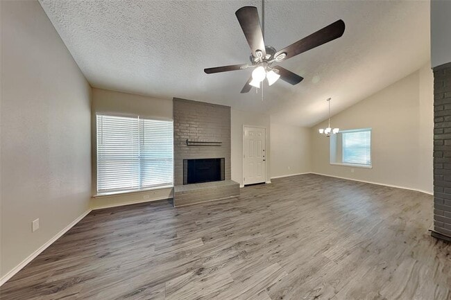 9606 Yearling Cir in Houston, TX - Foto de edificio - Building Photo