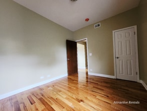 207 N Parkside Ave in Chicago, IL - Building Photo - Building Photo
