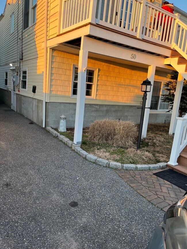 50 E Beach Promenade Apartments and Nearby Lindenhurst Apartments For