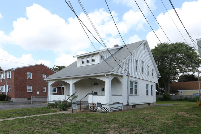 26 Sisson St in East Hartford, CT - Building Photo - Building Photo