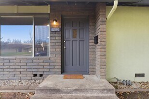 1800 Rockford Ave in Modesto, CA - Building Photo