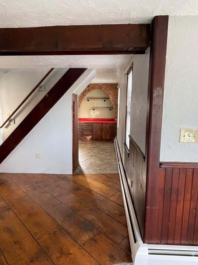 156 S Broad St, Unit C in Hallam, PA - Foto de edificio - Building Photo