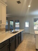 8012 Wyoming Dr in Fort Worth, TX - Foto de edificio - Building Photo