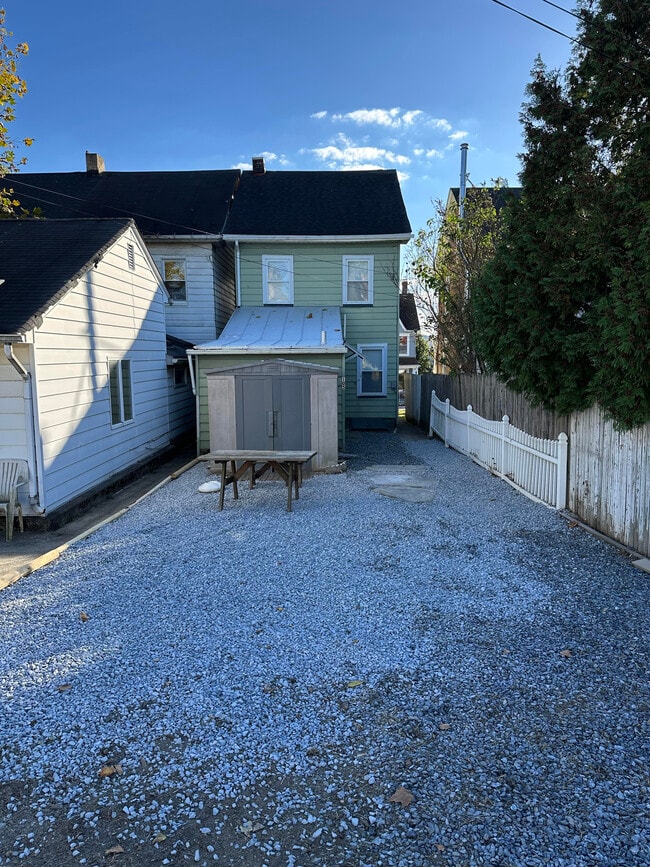 105 Chambers St in Phillipsburg, NJ - Building Photo - Building Photo