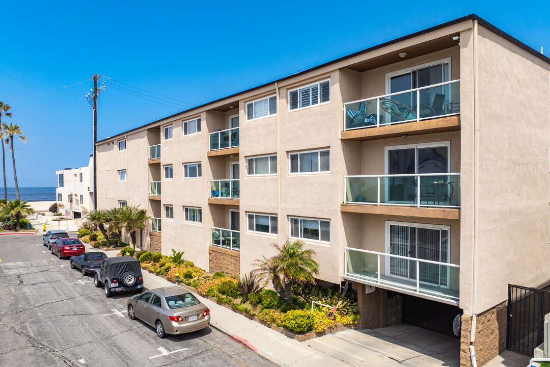 15 15th St in Hermosa Beach, CA - Building Photo