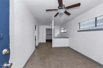 4203 Hirsch Rd in Houston, TX - Building Photo - Building Photo