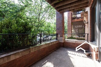 906 W Belle Plaine Ave in Chicago, IL - Building Photo - Building Photo