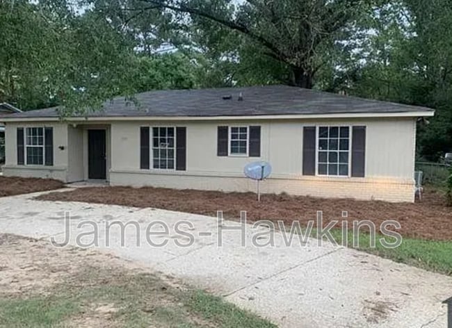 property at 3855 Woodley Rd