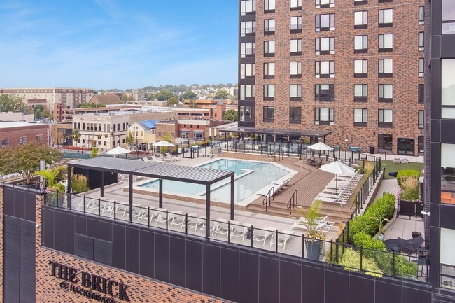 The Brick of Hackensack in Hackensack, NJ - Foto de edificio - Building Photo