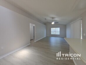 3222 Crestwood Forest Dr in Deltona, FL - Building Photo - Building Photo