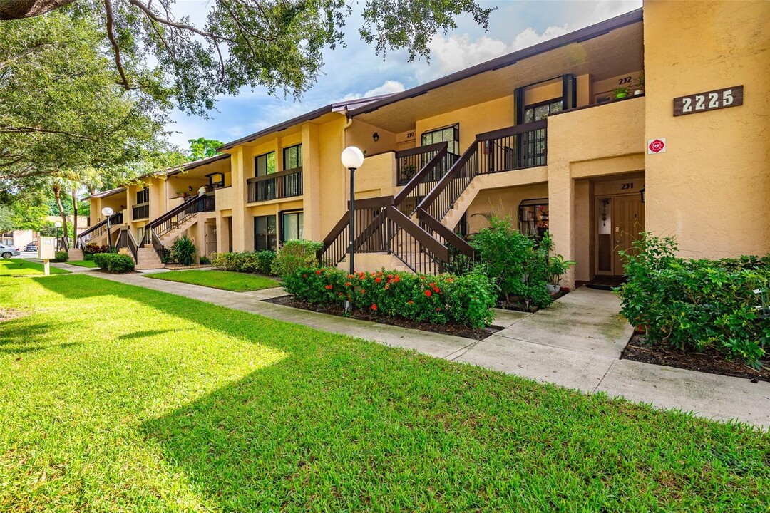 2225 SW 15th St, Unit UPDATED  #231 in Deerfield Beach, FL - Building Photo