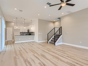 7204 Bennett Ave in Austin, TX - Building Photo - Building Photo