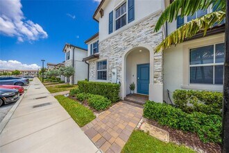 2327 NW 122nd Ter in Miami Shores, FL - Building Photo - Building Photo