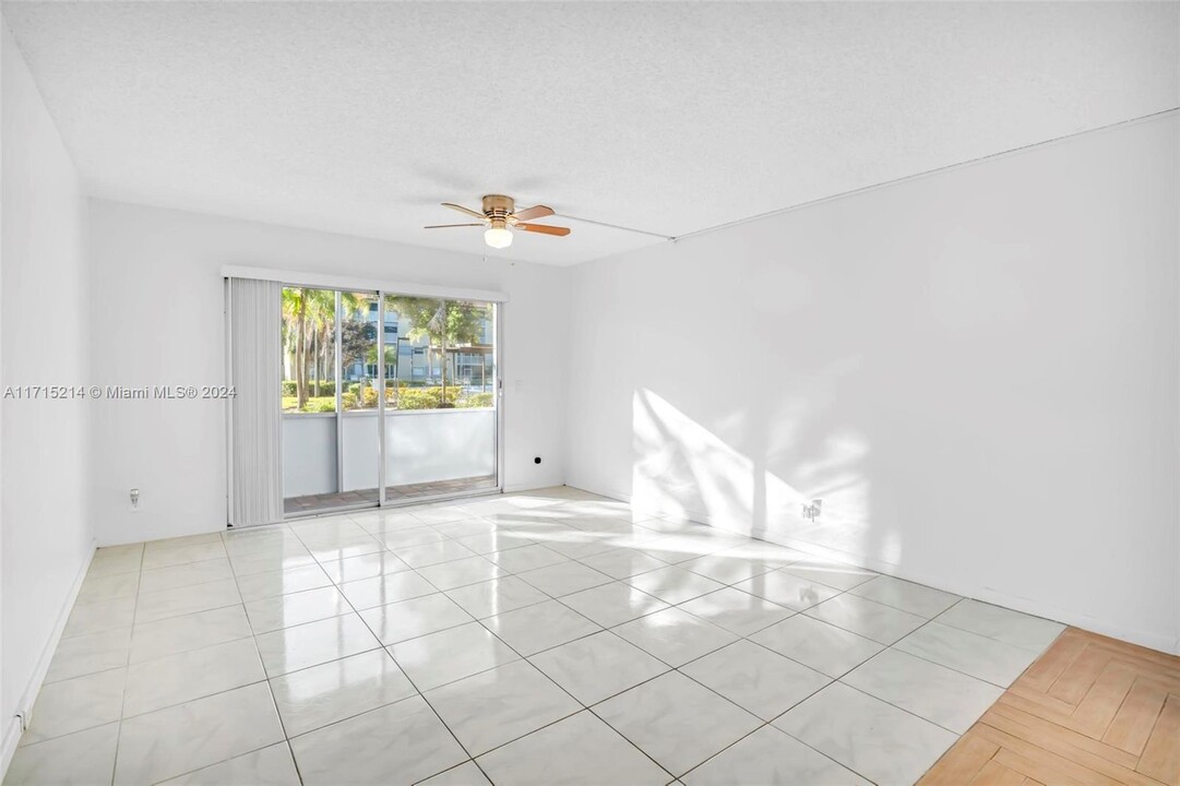 1400 SW 124th Terrace in Pembroke Pines, FL - Building Photo