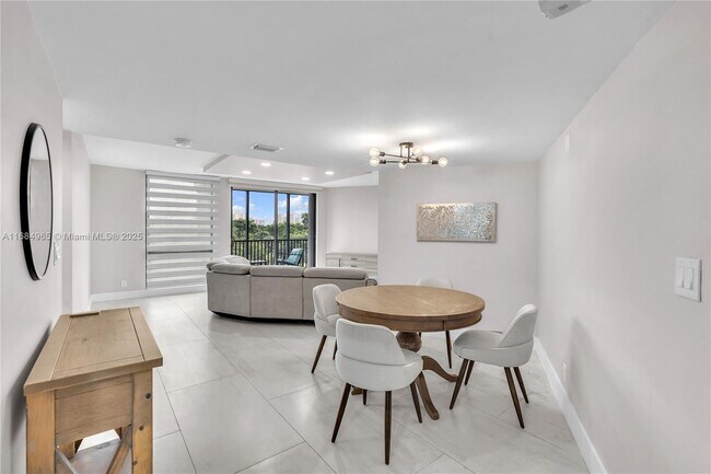property at 3301 N Country Club Dr
