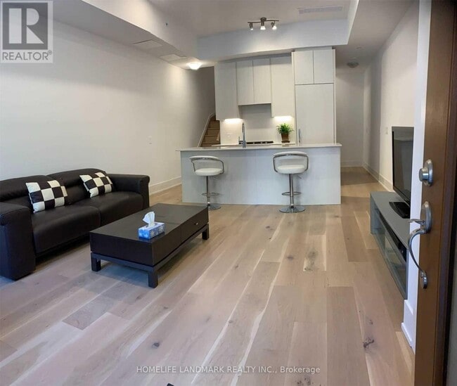 165 Pears Ave. in Toronto, ON - Building Photo - Building Photo