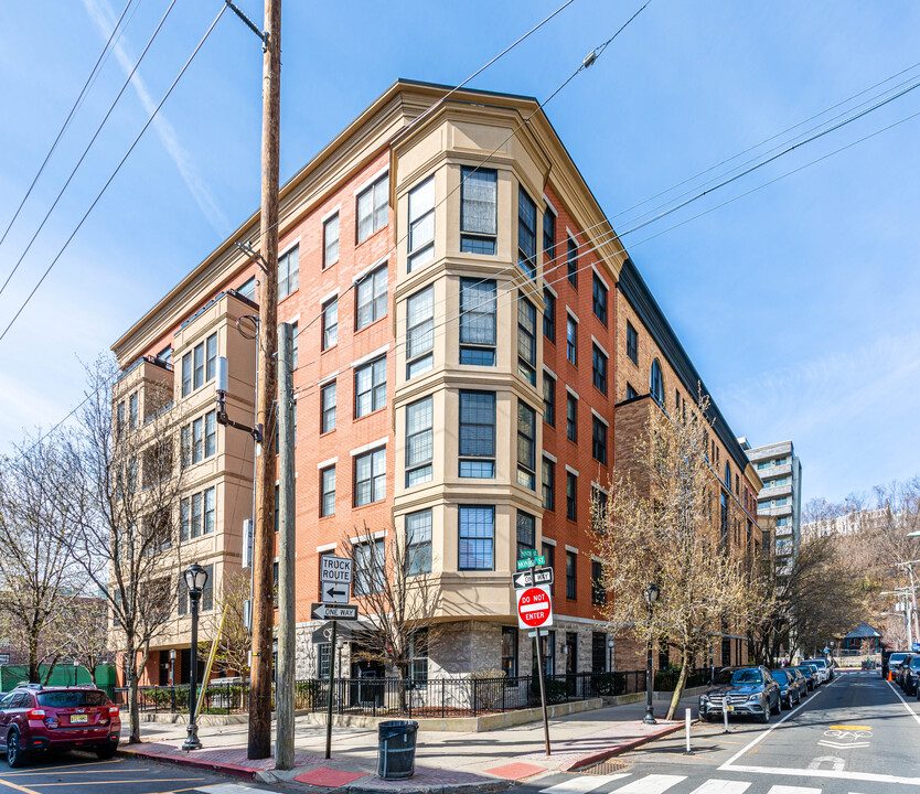 Fields Crossing in Hoboken, NJ - Building Photo