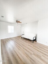 1121 W Exposition Blvd in Los Angeles, CA - Building Photo - Building Photo