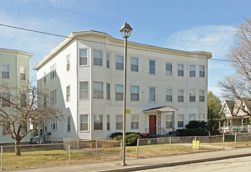 213 Laurel St in Manchester, NH - Building Photo