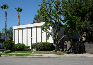 702 Fondren St in Orange, CA - Building Photo - Building Photo