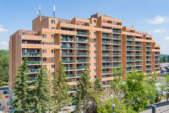 Vista View Apartments in Calgary, AB - Building Photo - Building Photo