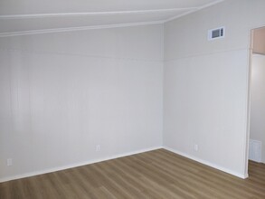 300 Locust St-Unit -3 in Baraboo, WI - Building Photo - Building Photo