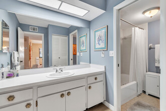 700 Starkey Rd in Largo, FL - Building Photo - Building Photo