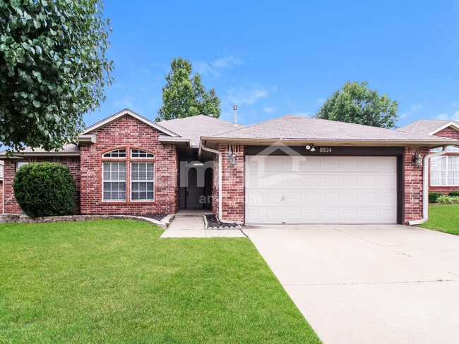 8824 NW 85th St