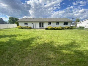 624 Maple Pl in Hayden, ID - Building Photo - Building Photo