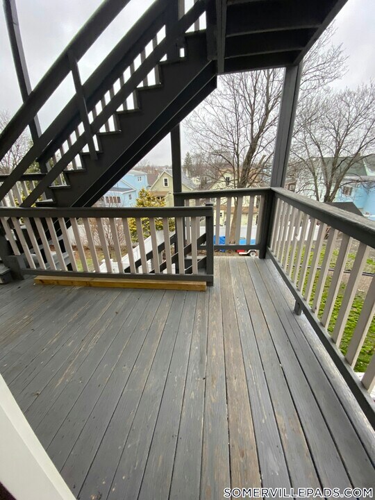 69 Bonair St in Somerville, MA - Building Photo