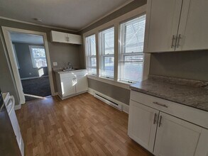 503 W 5th Ave in Oshkosh, WI - Building Photo - Building Photo