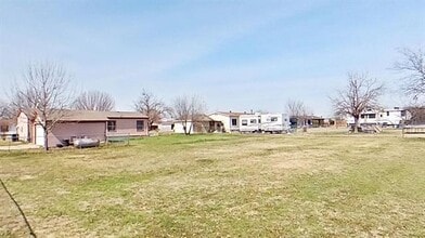 1106 Spring Flower Dr in Krum, TX - Building Photo - Building Photo