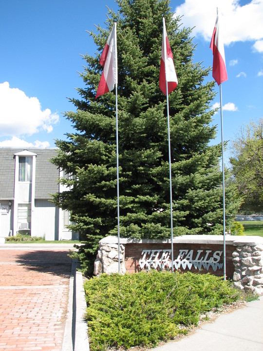 The Falls Apartments in Twin Falls, ID - Building Photo