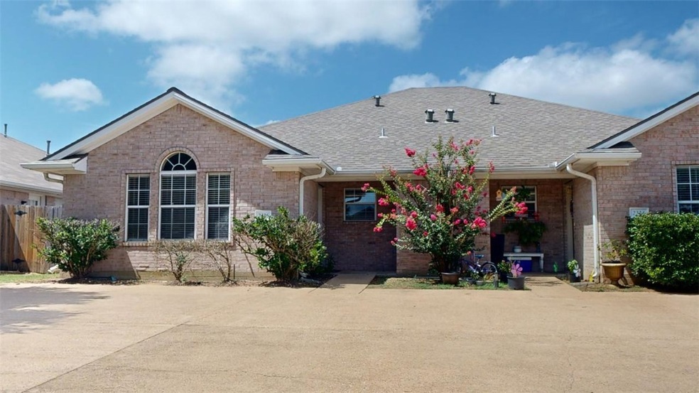 2326 Trace Meadows in College Station, TX - Building Photo