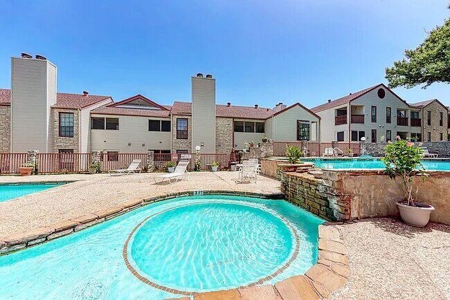 property at 1510 W N Loop Blvd