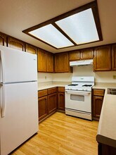 247 E Upjohn Ave in Ridgecrest, CA - Foto de edificio - Building Photo