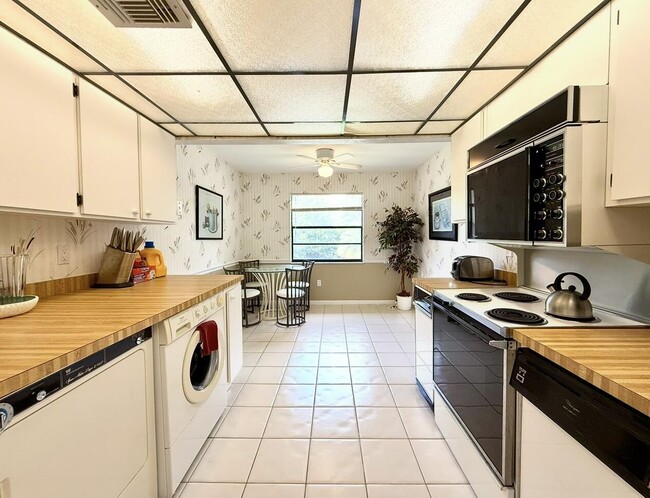 20 Westgate Ln in Boynton Beach, FL - Building Photo - Building Photo